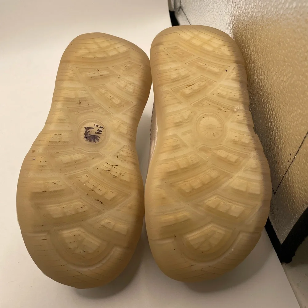 UGG Tamsan Sport girls white clogs size 10 toddler